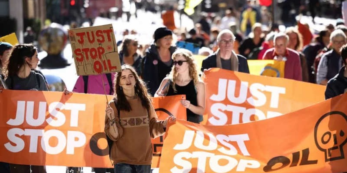 Just Stop Oil non è una banda di guerriglieri di disperati hippy anti-gas