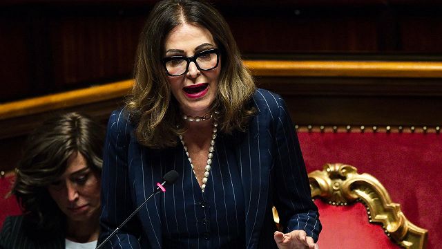 Il Senato ha respinto la mozione di sfiducia contro la Ministra Santanchè - Report - Rai