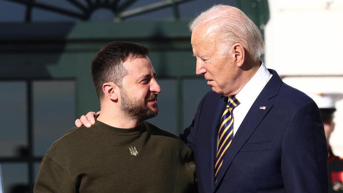 Joe Biden fuori controllo: dagli Stati Uniti le munizioni perforanti all'uranio impoverito per Zelensky. Altri 375 milioni di aiuti a Kiev - Rassegne Italia