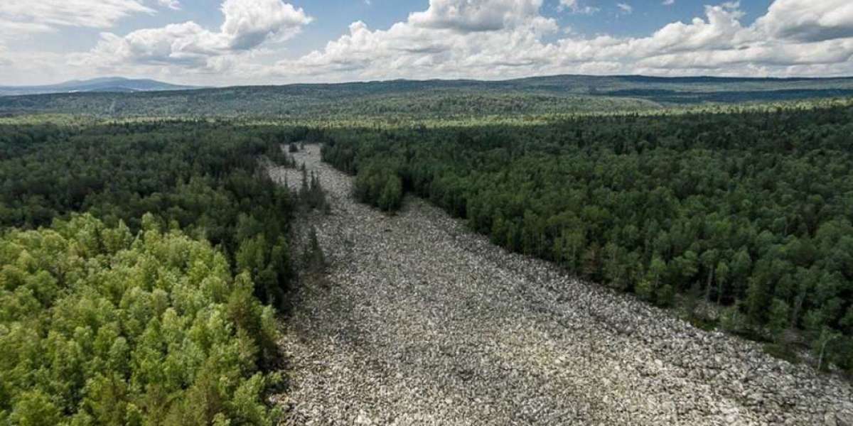 Grande fiume di pietra della Russia