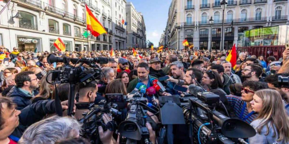 Un milione di persone protestano a Madrid.