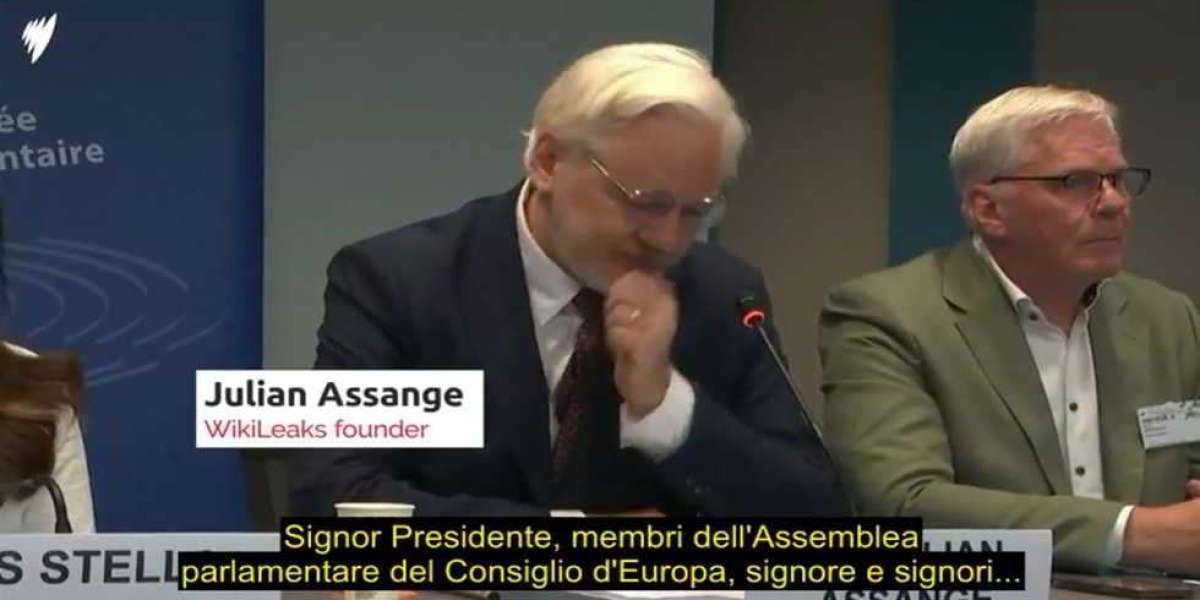 Julian Assange rilascia la prima dichiarazione pubblica dopo la sua liberazione dal carcere.