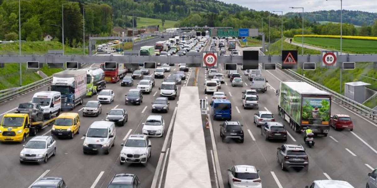 Lo scenario horror: rimanere bloccati in autostrada con la batteria scarica